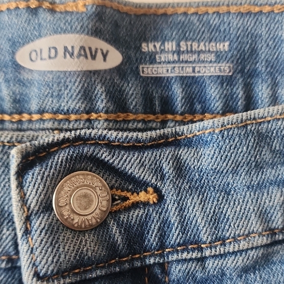 Old Navy Sky-Hi Straight Denim Jeans - Picture 2 of 7